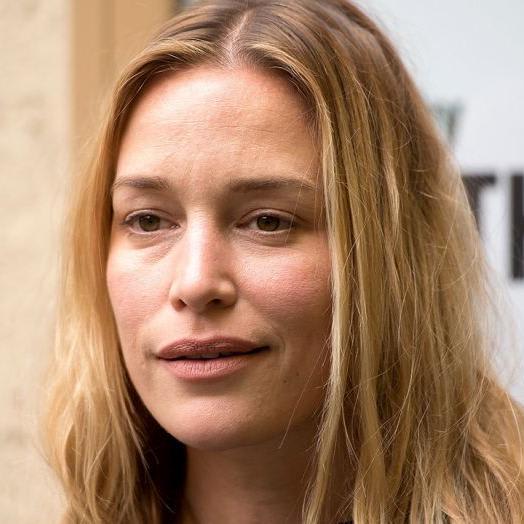 Actress Piper Perabo Says She Was Arrested for Protesting at Supreme Court Nominee's Hearing