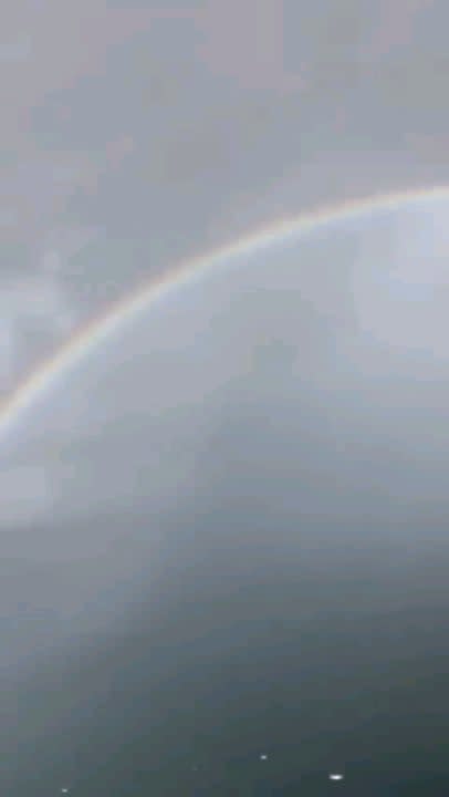 For anyone who hasn't seen a complete rainbow