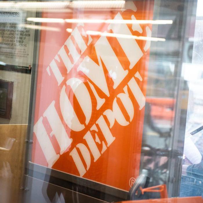Home Depot Raises Forecast, Easing Concern on Home Improvement
