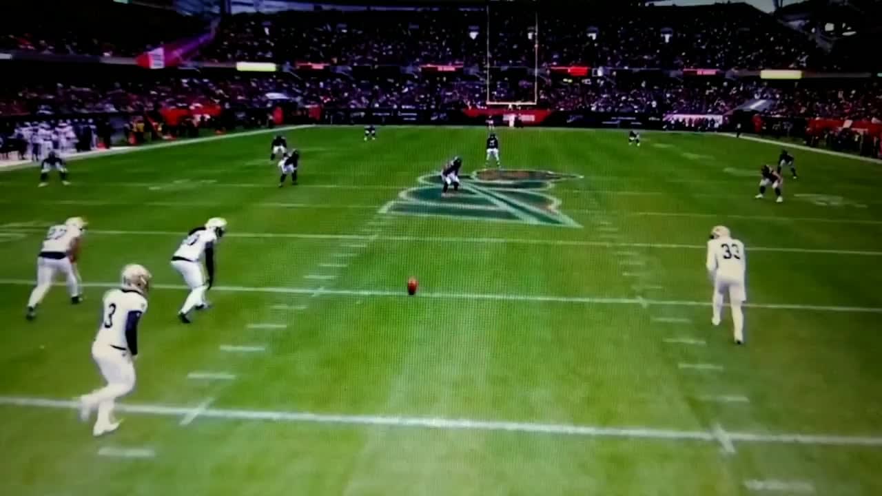 Absolutely amazing use of the spidercam during this NFL kick return. Praise to the Cameramen