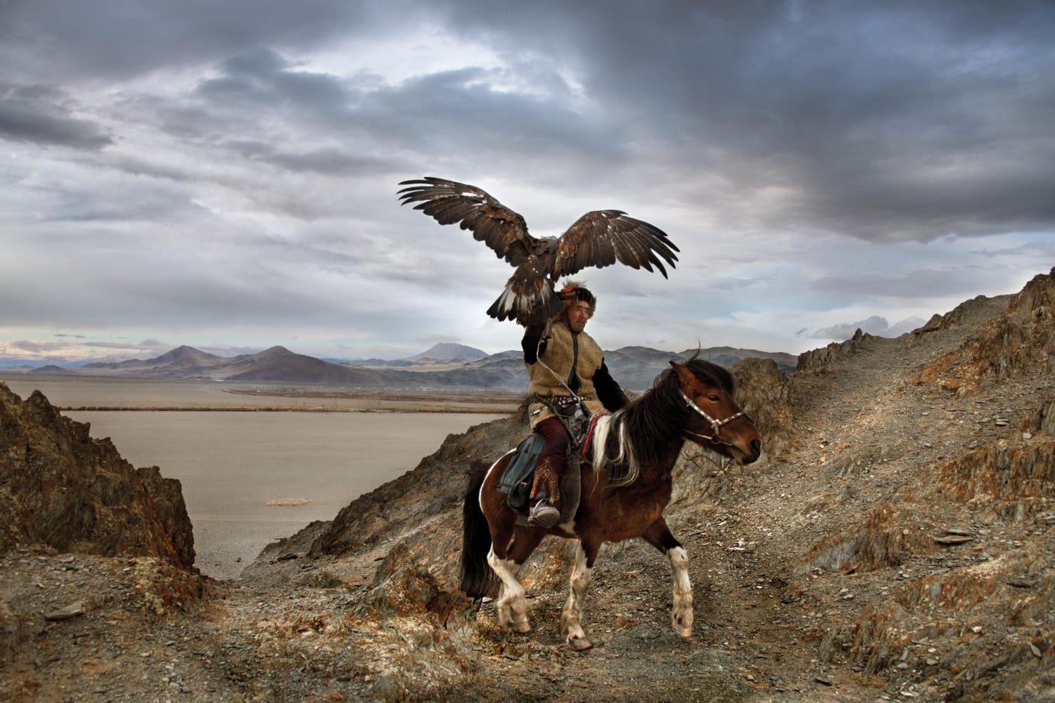 Six stunning Steve McCurry photos that show the complex relationship between humans and animals