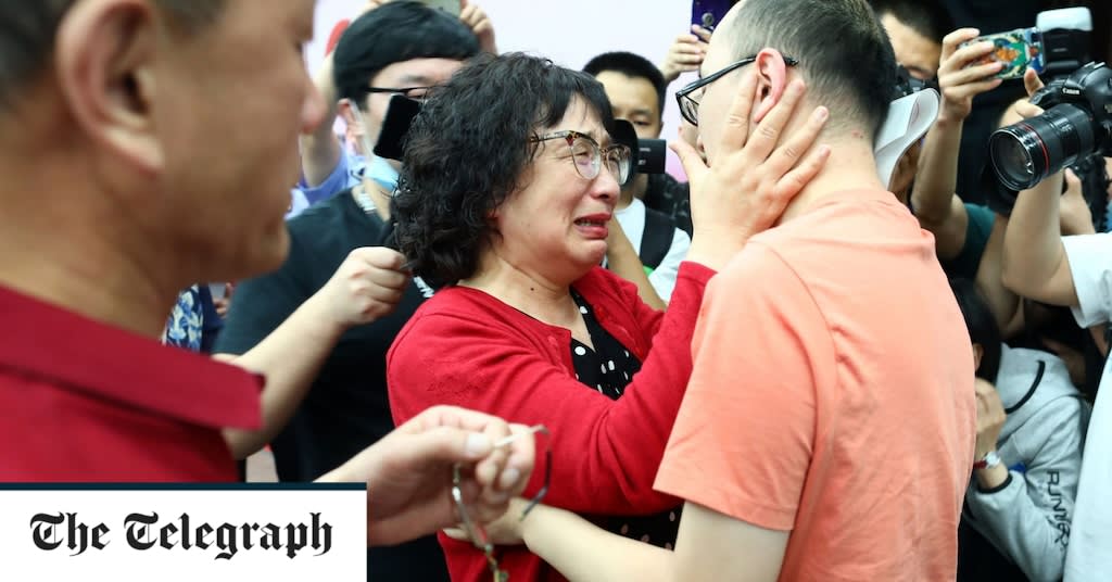 Kidnapped Chinese toddler reunited with parents after 32 years
