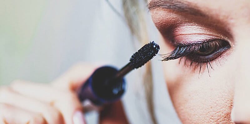 A Simple Mascara Trick to Get Longer Lashes