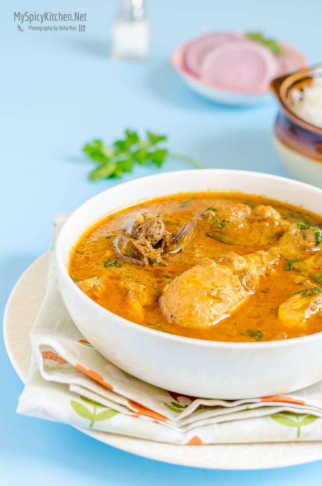 Chicken Curry with Cashew Powder