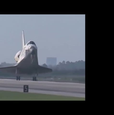 A BEAUTIFUL LANDING OF REALLY US SPACECRAFT
