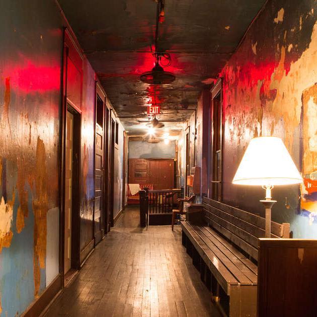 18 of the Creepiest Haunted Bars and Restaurants in America