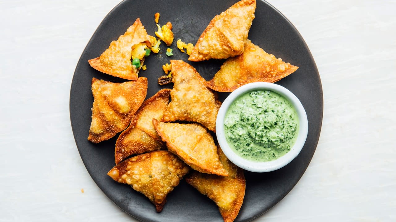 Shingaras Are the Spicy Vegetarian Snack You'll Always Want
