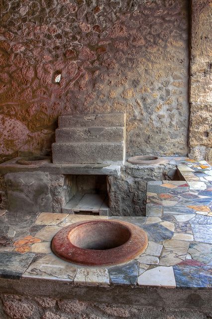 Thermopolium was an antique street bar that literally means “the place where you sell (something) warm”. This type of place was popular in Greek or Roman cities among the poor who could not afford their own kitchen. Today we could describe such a place as “fast-food”.