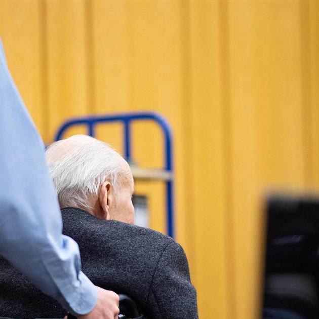 94-year-old German on trial for WWII crimes denies he was a Nazi