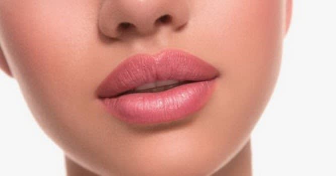 How To Reduce Swelling After Lip Fillers
