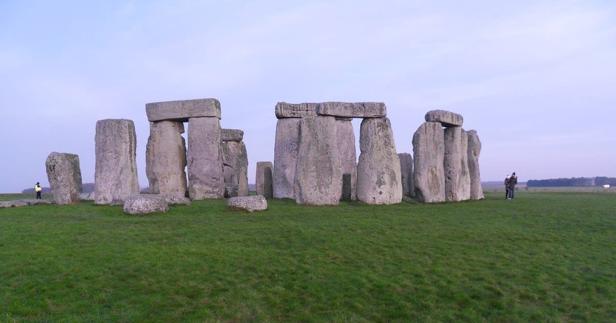 Stonehenge tour Review (HOW TO GET INSIDE THE CENTER)