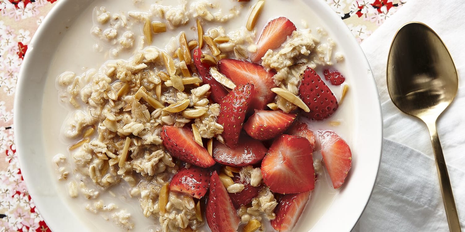 14 Healthy Oatmeal Recipe Ideas for Breakfast