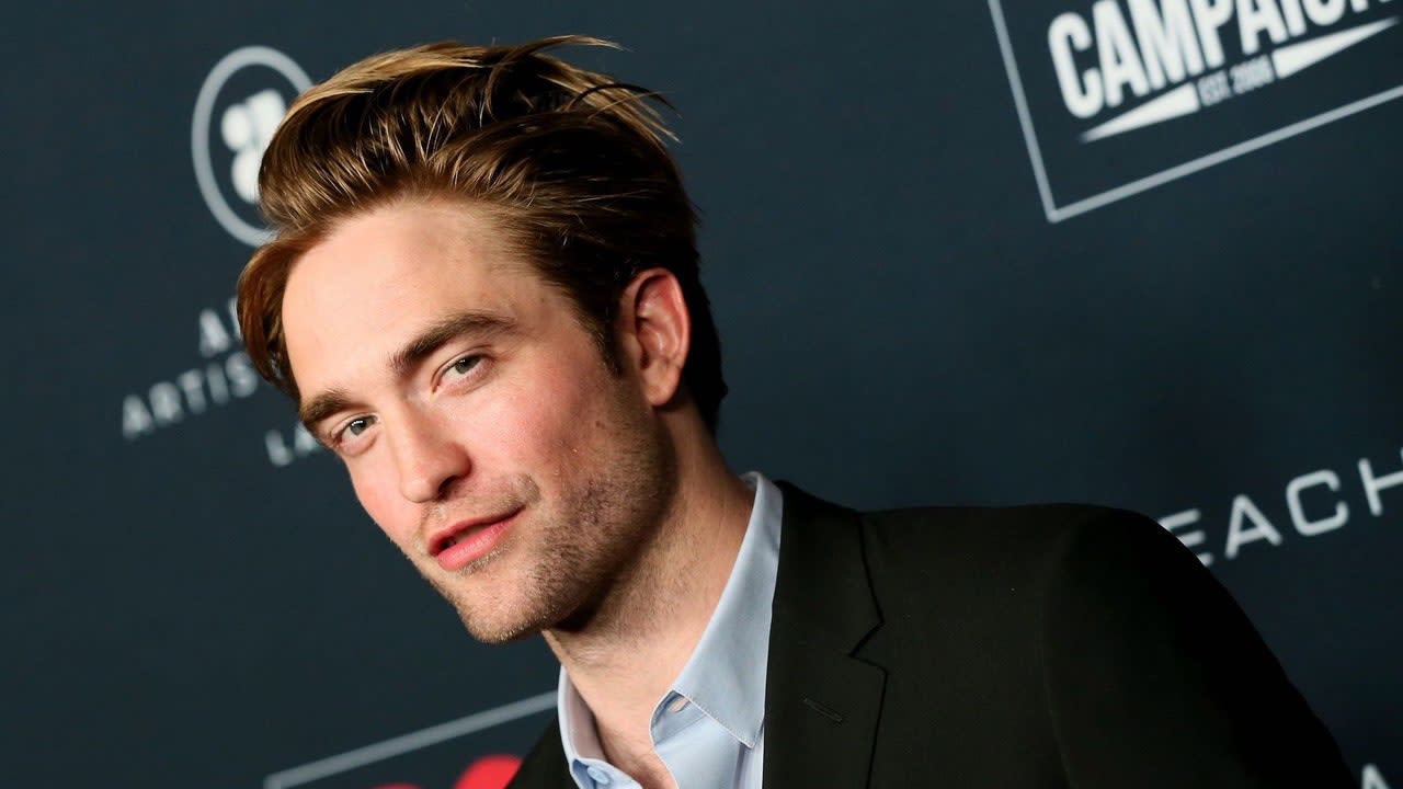 Robert Pattinson Doesn't Know What Wood Smells Like