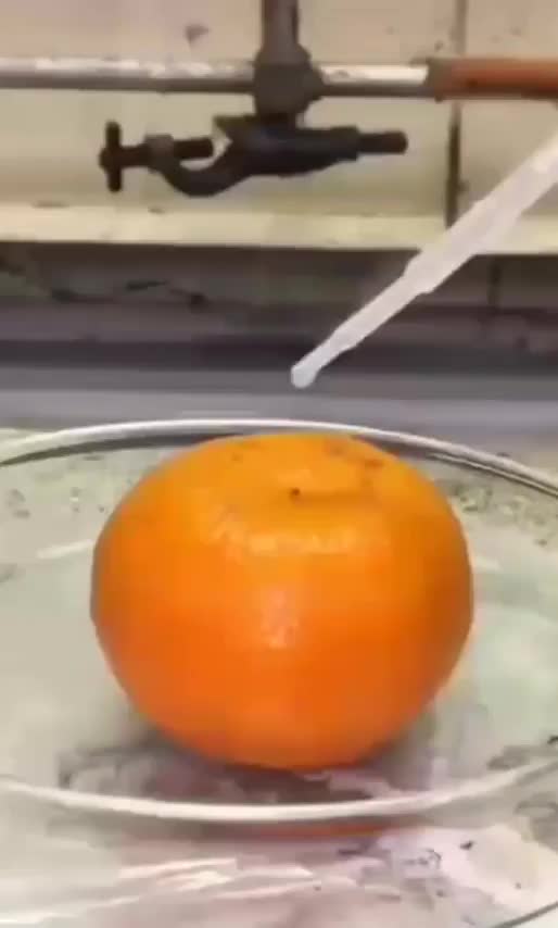 What happens if you add chlorosulfonic acid to a clementine