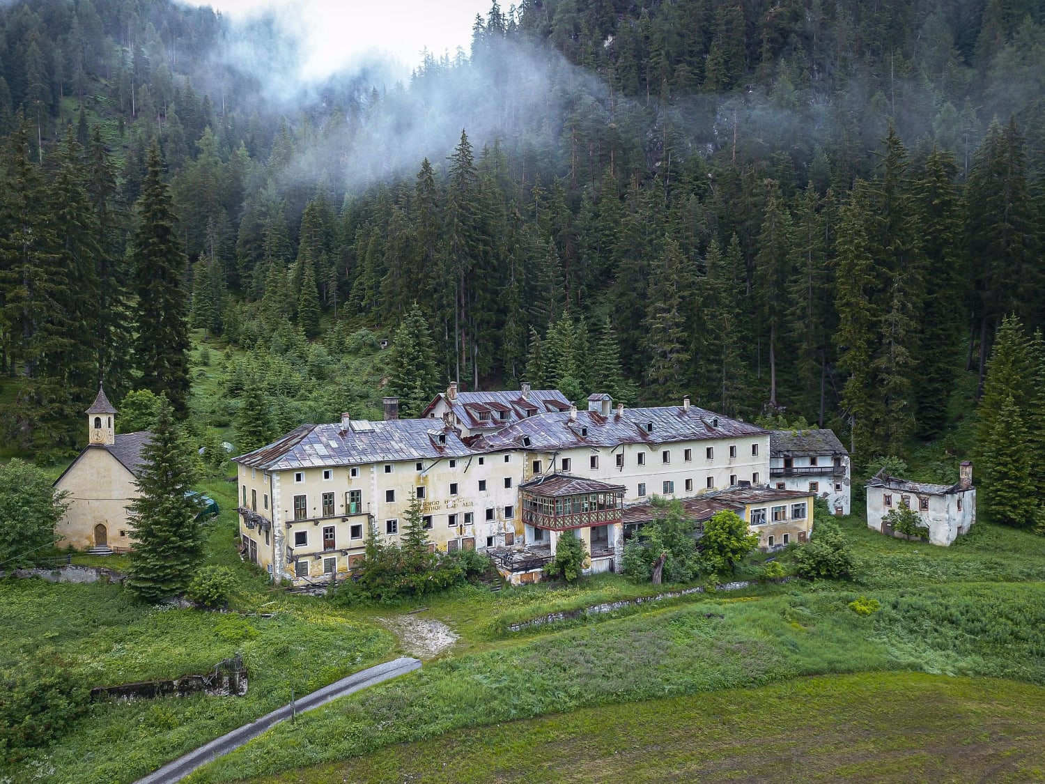 Would you want to live in this abandoned valley? (North Italy)