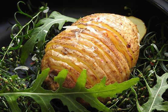 Hasselback potatoes recipes . Easy and delicious.