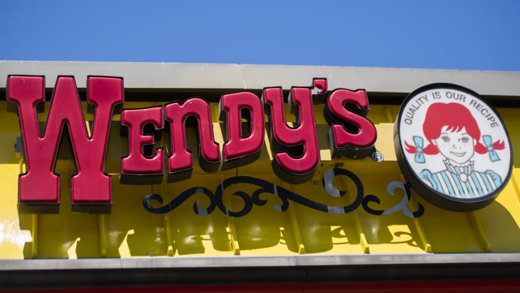 In Shameful Apology Email to Customer, Wendy's Manager Blames Drug Addicts and 'Little-to-no Talent Pool' for Team's Bad Service