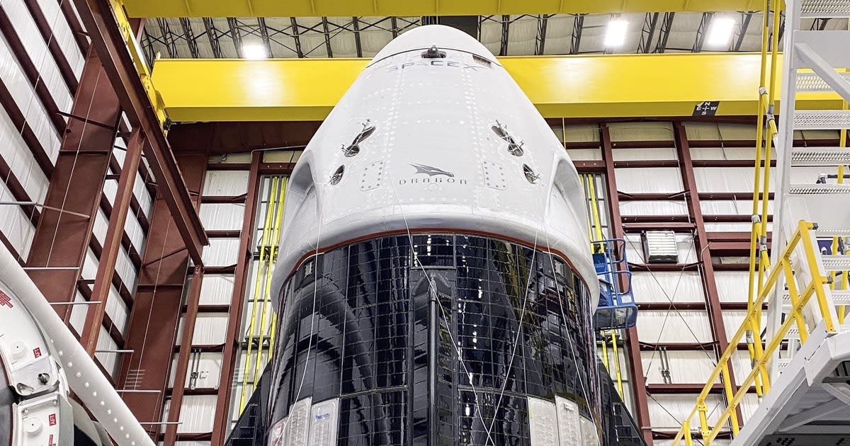 SpaceX Crew Dragon: impressive photos show capsule mounted onto Falcon 9