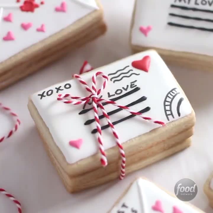 Send your Valentine a secret message by stuffing a love letter into COOKIES 💕 We would MARRY anyone who made these for us, @SprinkleBakes! 😜 Get the recipe:
