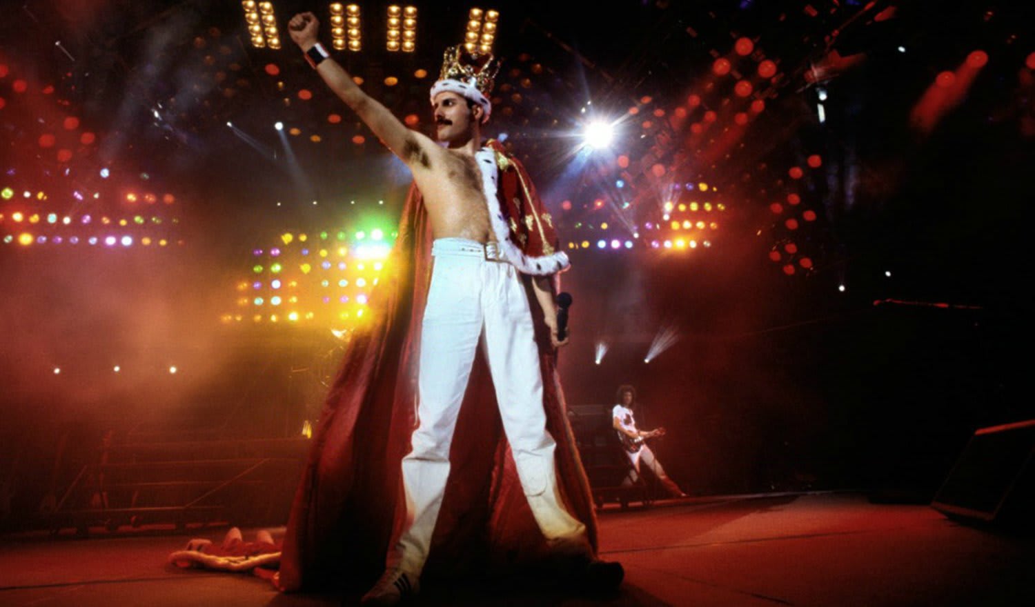 Freddie Mercury of Queen at Wembley Stadium in 1986, one of Denis O'Regan’s photos which will be displayed in his new gallery in Hammersmith