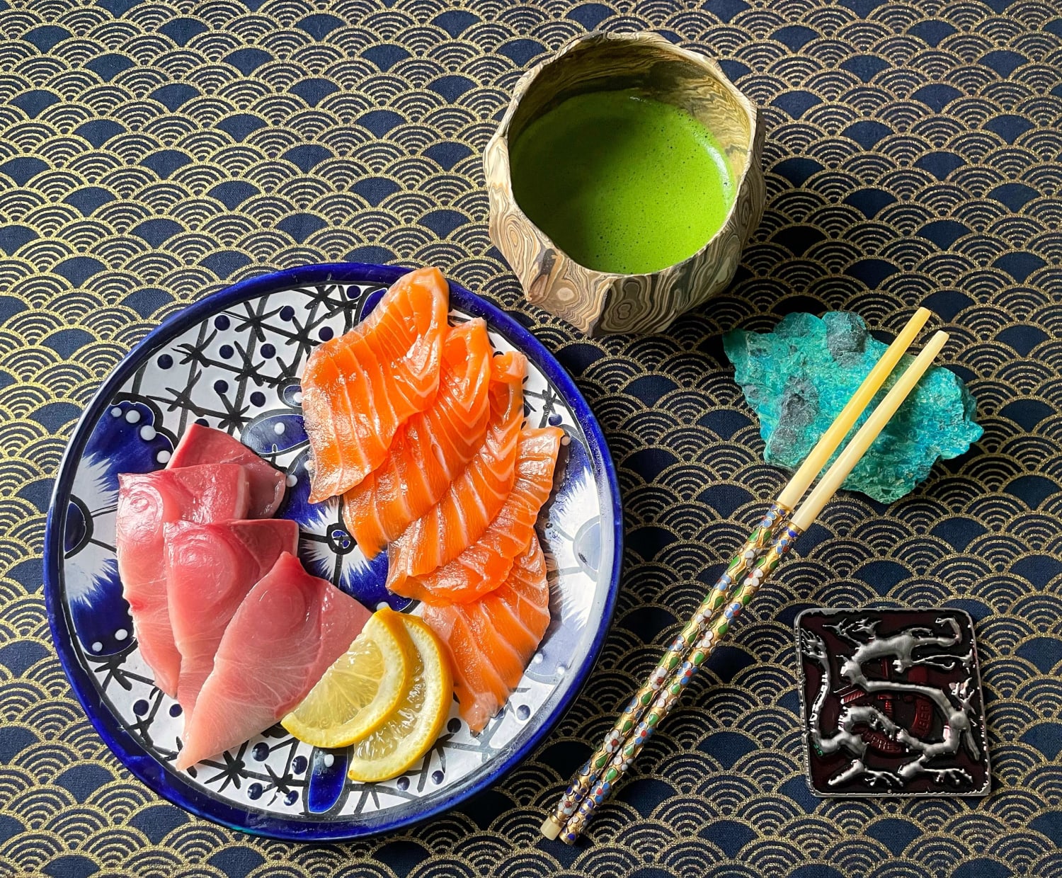 Yellowtail and salmon sashimi with matcha
