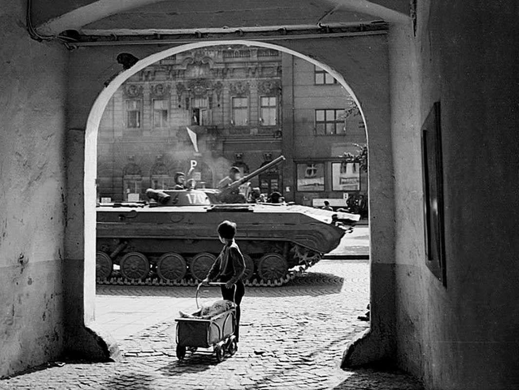 A child watches as Soviet tank invade Her Homeland (During Soviet led invasion on Czechoslovakia), Photo: Josef Bláha, Czechoslovakia - Rakovník, 21 August 1968