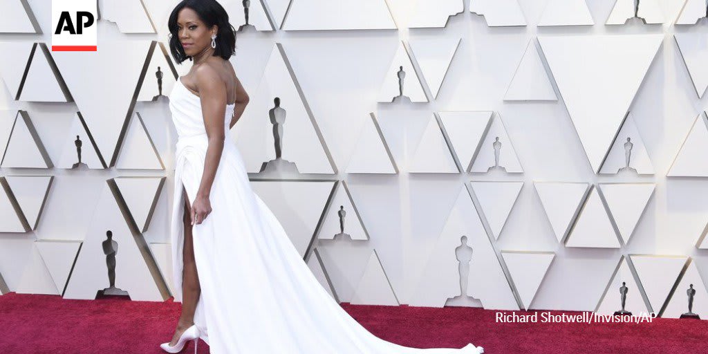 @ReginaKing brought Old Hollywood alive in romantic white, and Glenn Close was stunning in queenly gold on the Oscars red carpet, writes