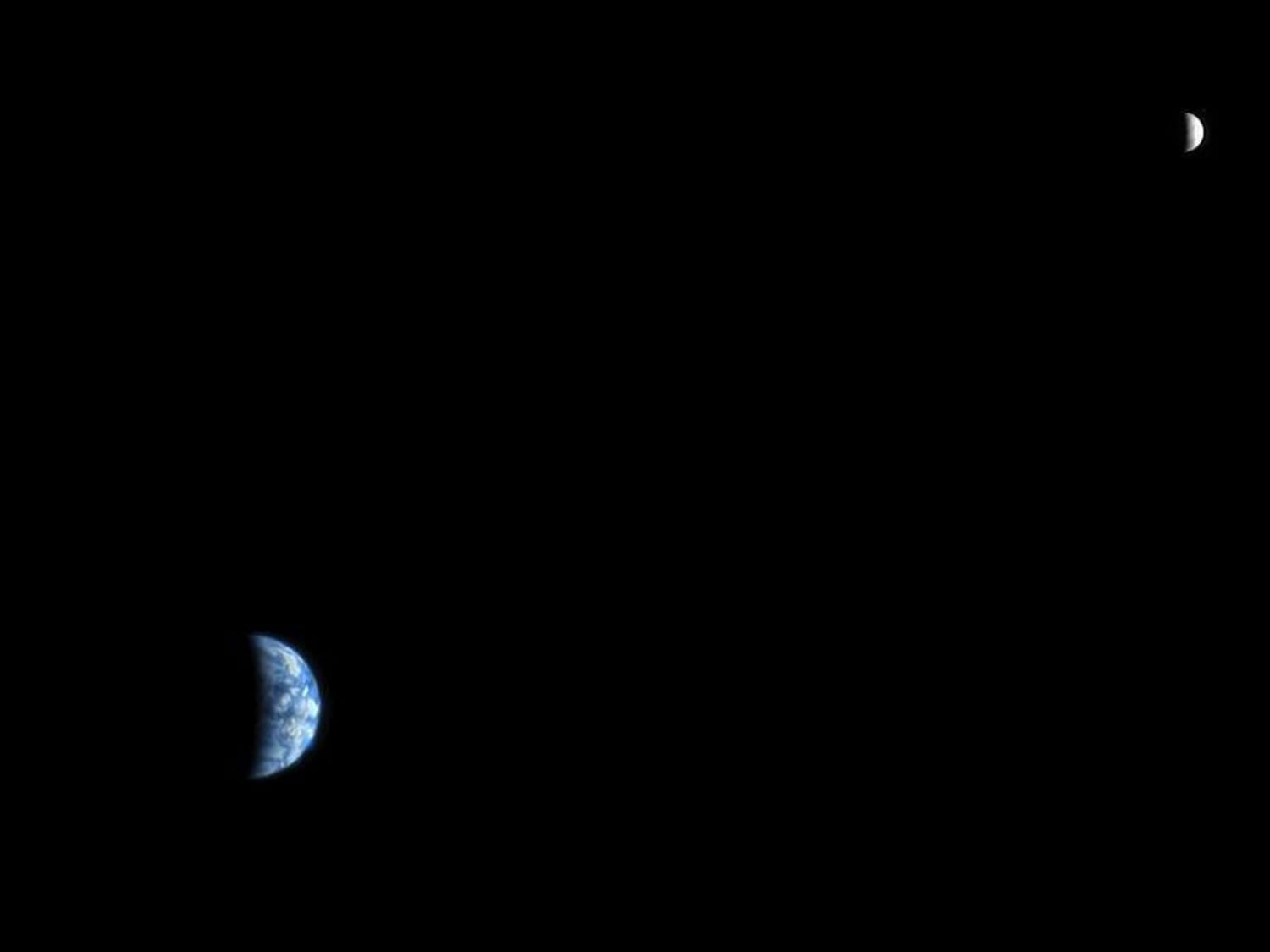 Earth and the Moon as seen by Mars Reconnaissance Orbiter's HiRISE
