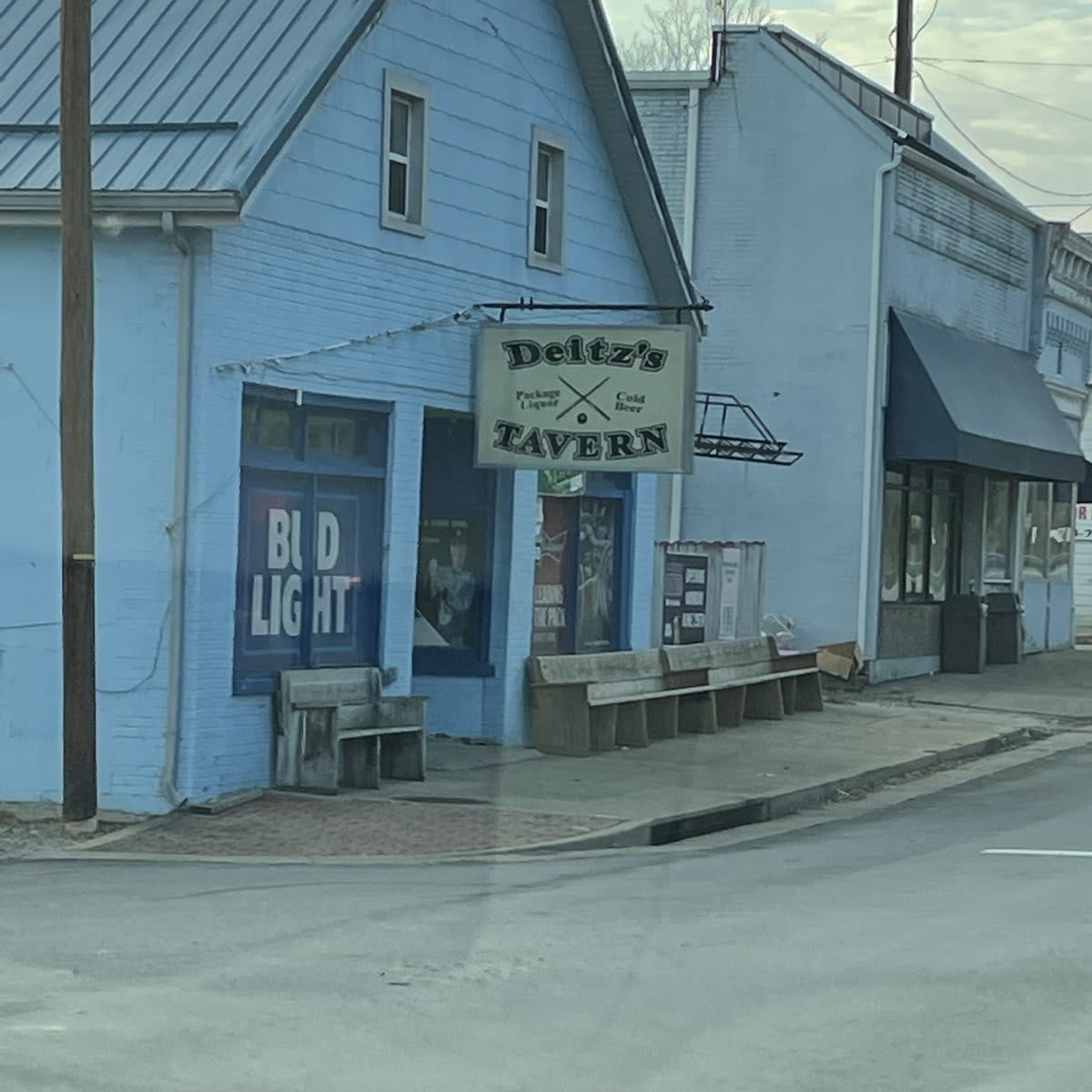 Dietz’s Tavern Sparta, KY (photo by