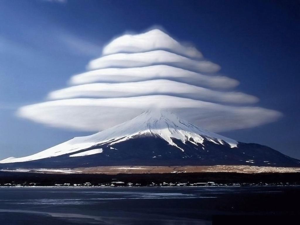 Really cool cloud phenomena at the top of Mt. Fuji