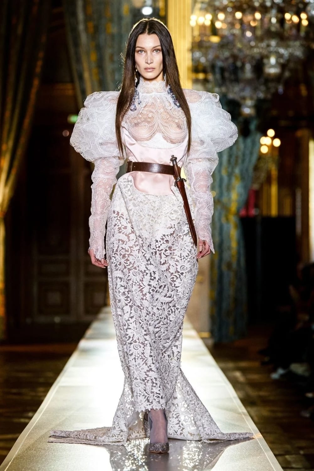 Tendance mariage : 14 robes blanches pour se marier vues à la Fashion Week automne-hiver 2020-2021