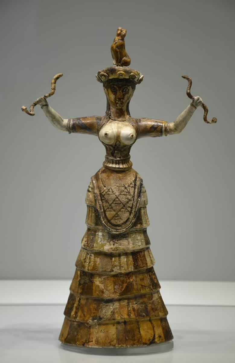 The Snake Goddess is a faience figurine depicting a woman holding a snake in each hand. It was found in the main sanctuary of the Palace of Knossos in Crete and dates back to around 1650-1550 BCE. Heraklion Archaeological Museum. https://t.co/VQNWFPuXDP Image:
