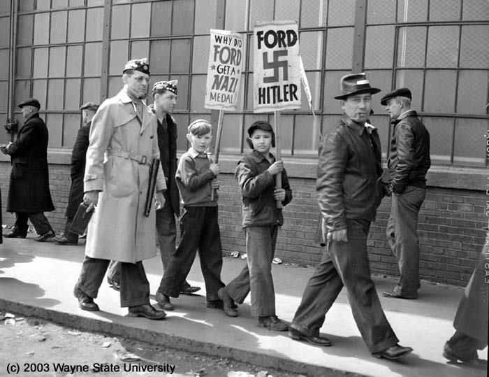 OtD 1 Apr 1941 a wildcat strike broke out at the Ford River Rouge plant in Detroit after 8 UAW members were fired. Tens of thousands of workers picketed for 10 days, and Black workers defied Ford's attempts to get them to scab, and eventually won union recognition