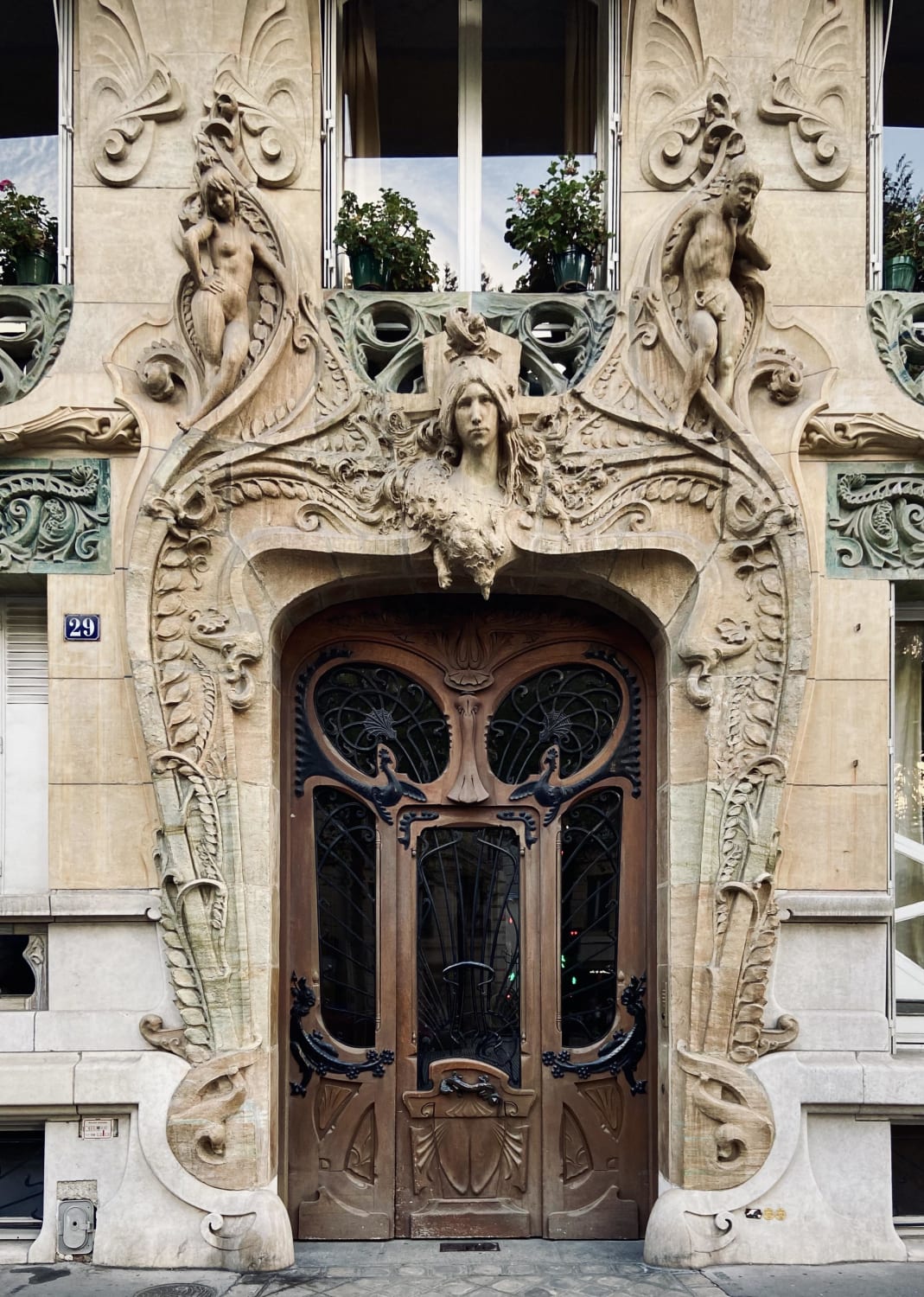 Paris, France (7th Arrondissement. Avenue Rapp)