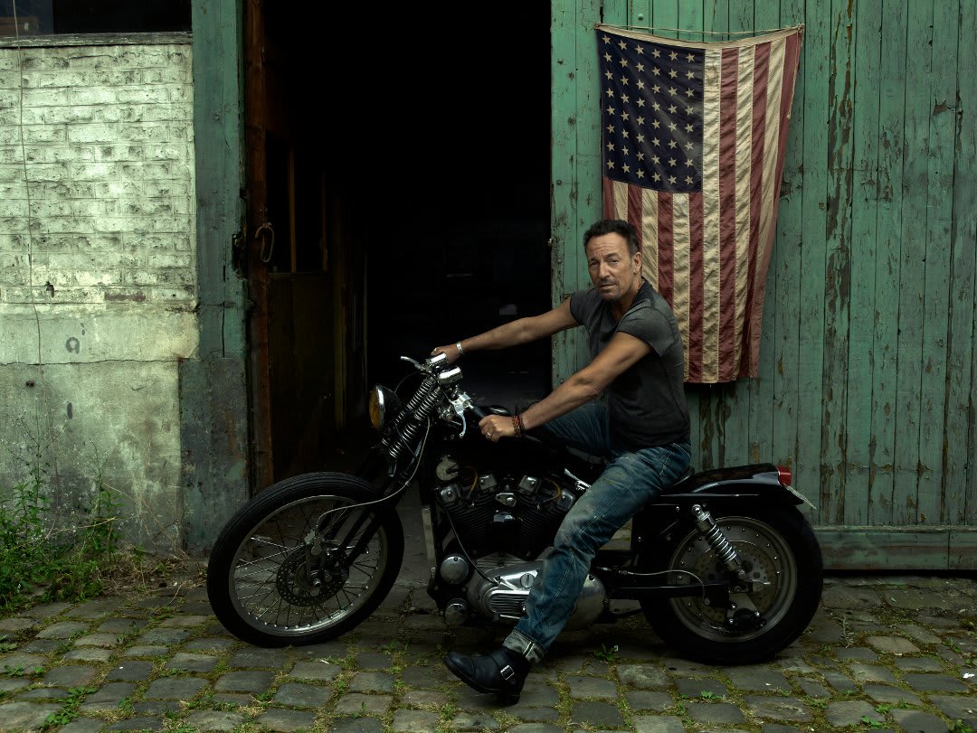 On IndependenceDay we take a look at how Annie Leibovitz captured her old friend, Bruce Springsteen