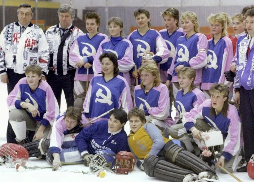 Moscow city women's team at the international mini-hockey tournament. Photo by Yuri Somov, USSR, 1990