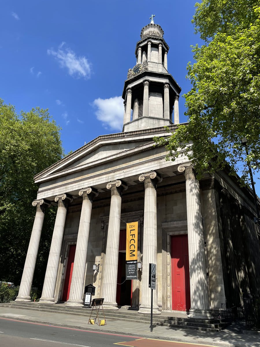 St Pancras (New) church looking splendid against a blue May sky. Managed to have a quick look at the caryatids too, standing over the crypt entrance holding their reminders of life extinguished (@StPancrasChurch)