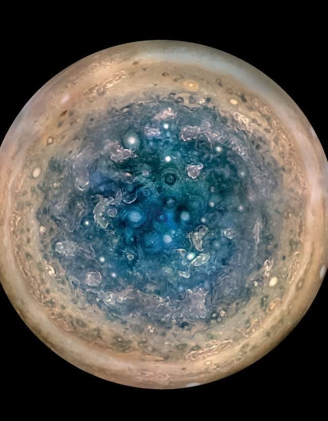 The “underbelly” of Jupiter that cannot be seen from Earth. Picture taken from Juno.