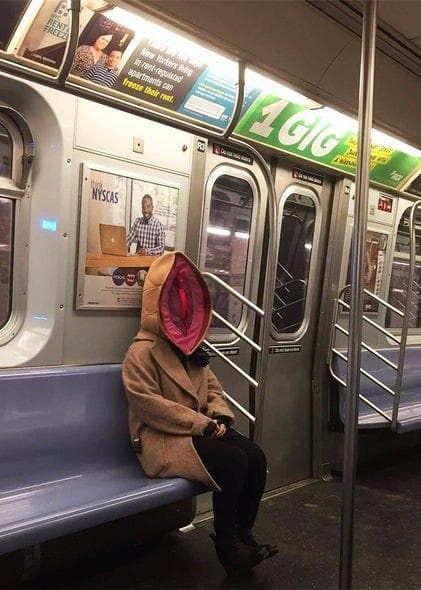 the girl in the subway is such a cunt..