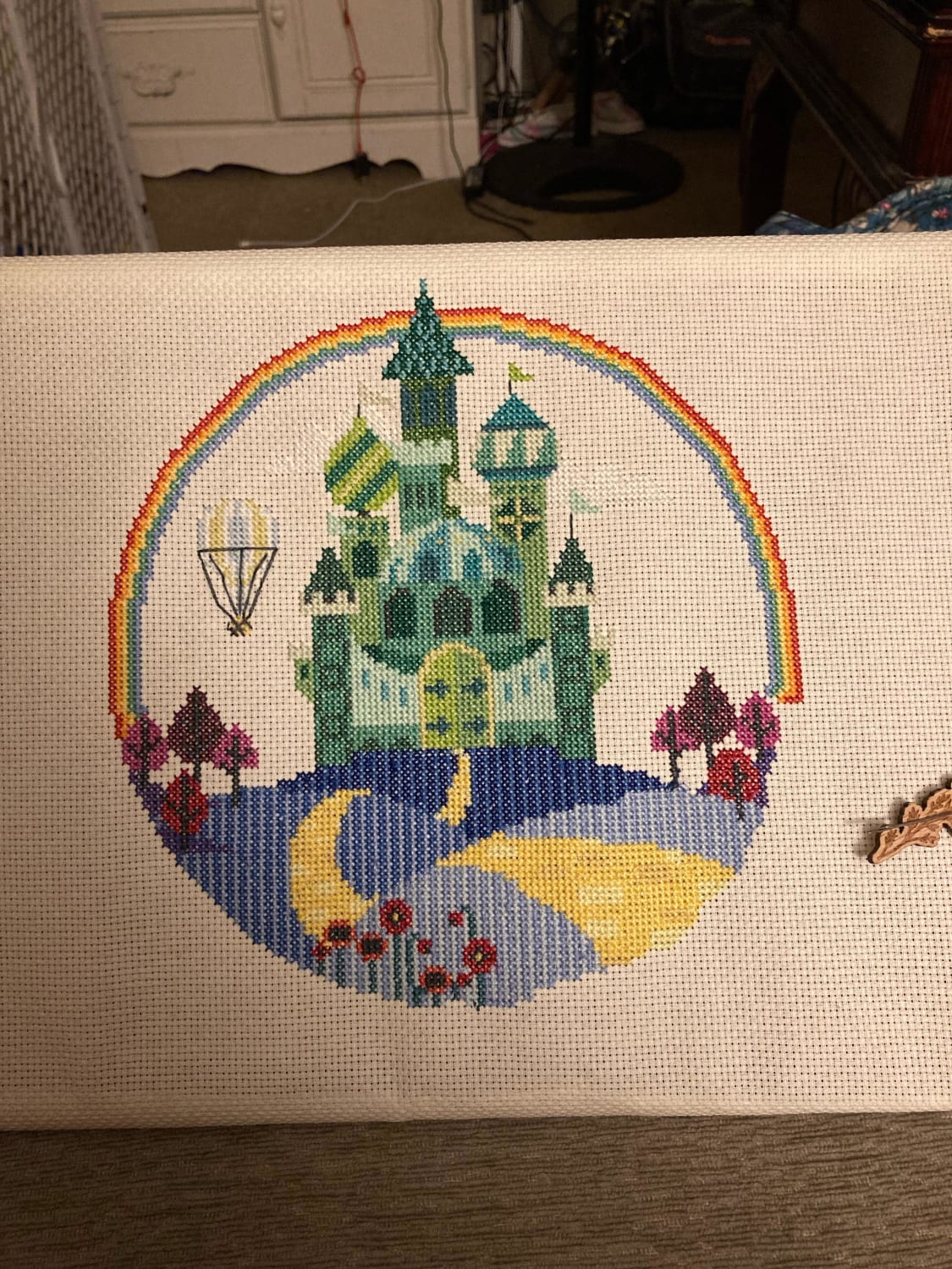 [FO] The Emerald City of Oz… I love how this turned out! My second finish of the year! Now to move on to one of my other 5 WIPs 😅 pattern is the emerald city by satsuma street on Etsy.