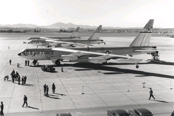 Is it a bird? No! A plane? Yes! It’s the first non-stop, around-the-world jet flight! The first jets to circle the earth were three B-52Bs that landed in California OTD in 1957. The jets were refueled mid-flight and flew for 45 hours and 19 minutes. Image: