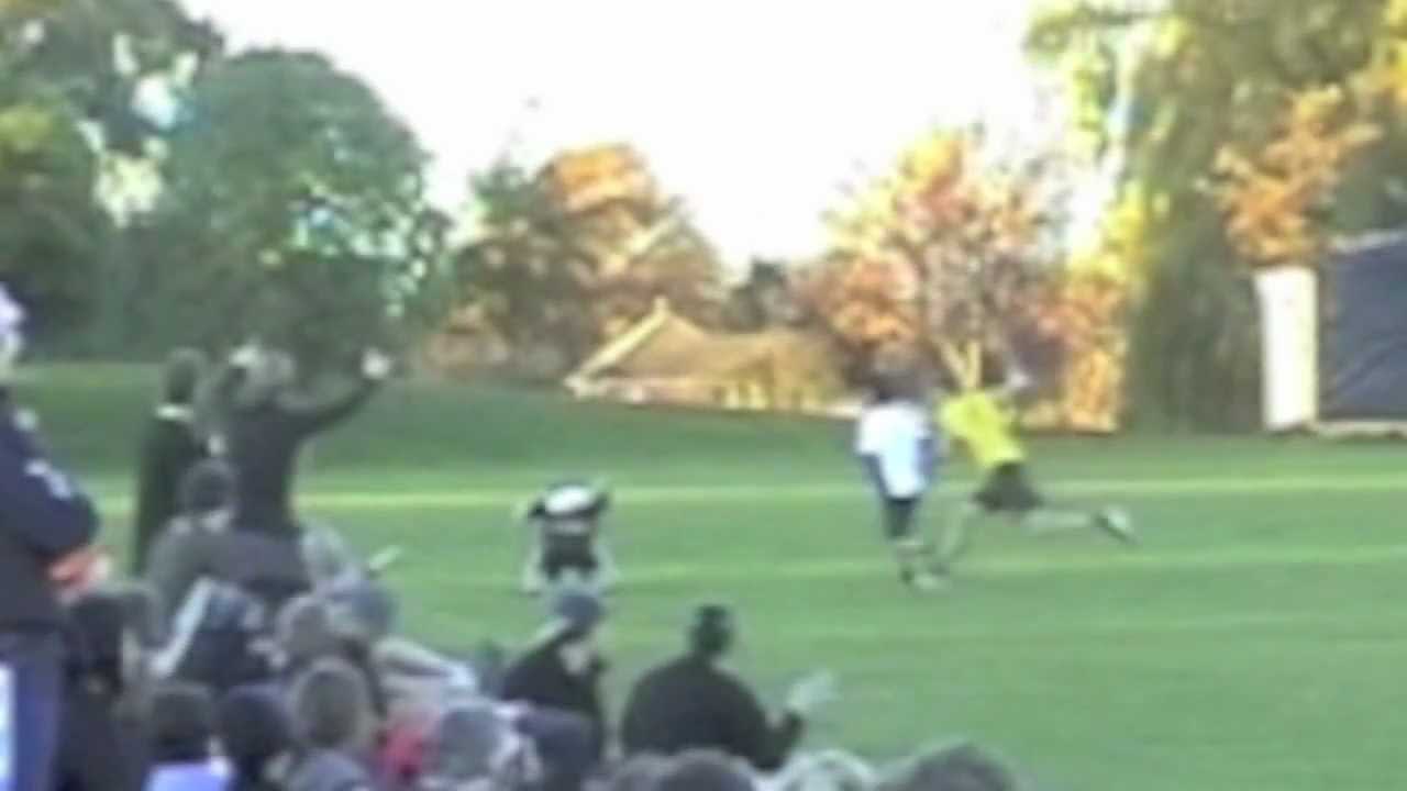Incredible Frisbee Trick Catch