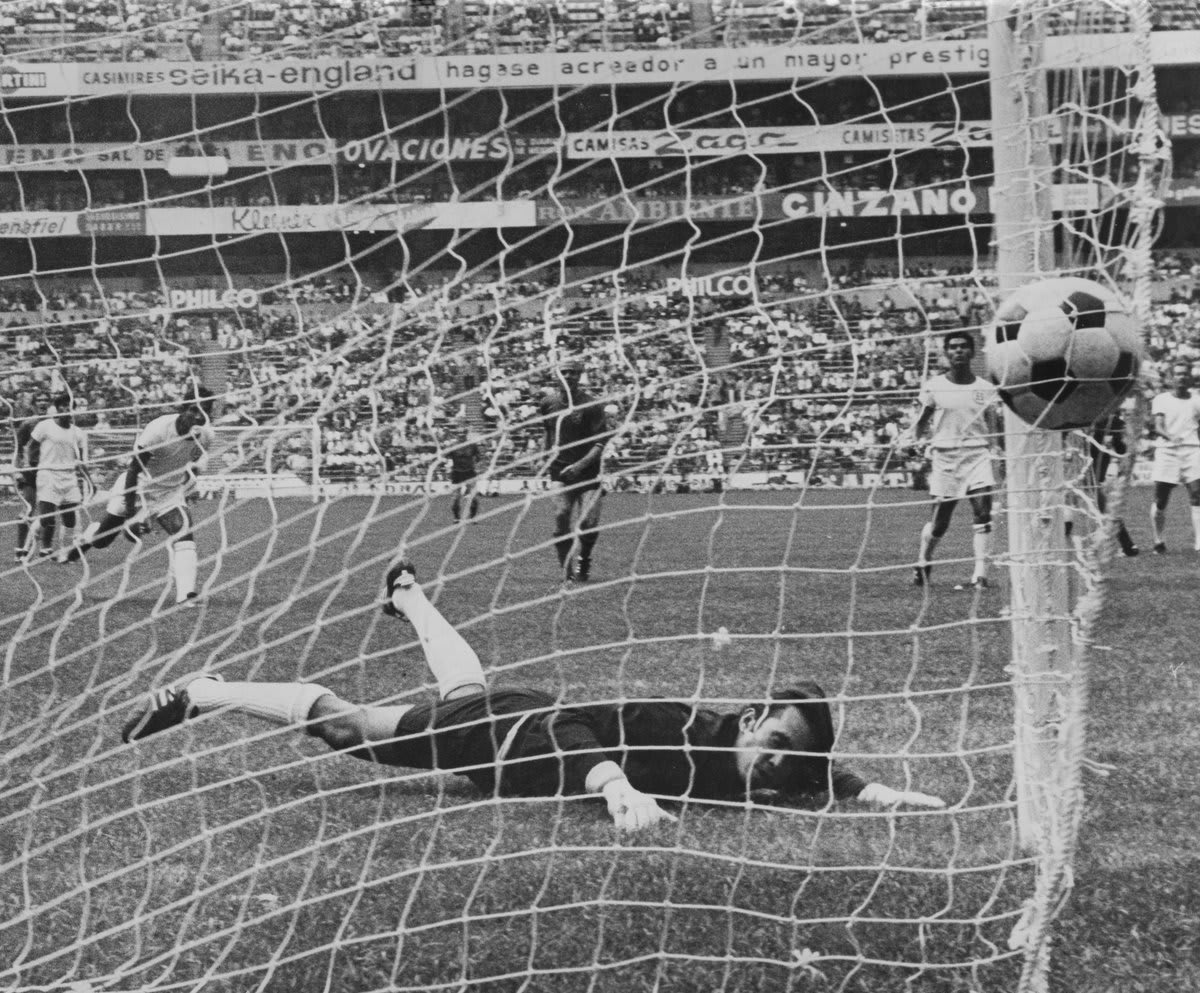 🔙 OnThisDay in 1970 🇧🇪 Belgium 3-0 El Salvador 🇸🇻 🇮🇹 Italy 1-0 Sweden 🇸🇪 🇧🇷 Brazil 4-1 Czechoslovakia 🇨🇿 🇩🇪 Germany FR 2-1 Morocco 🇲🇦 WorldCup |