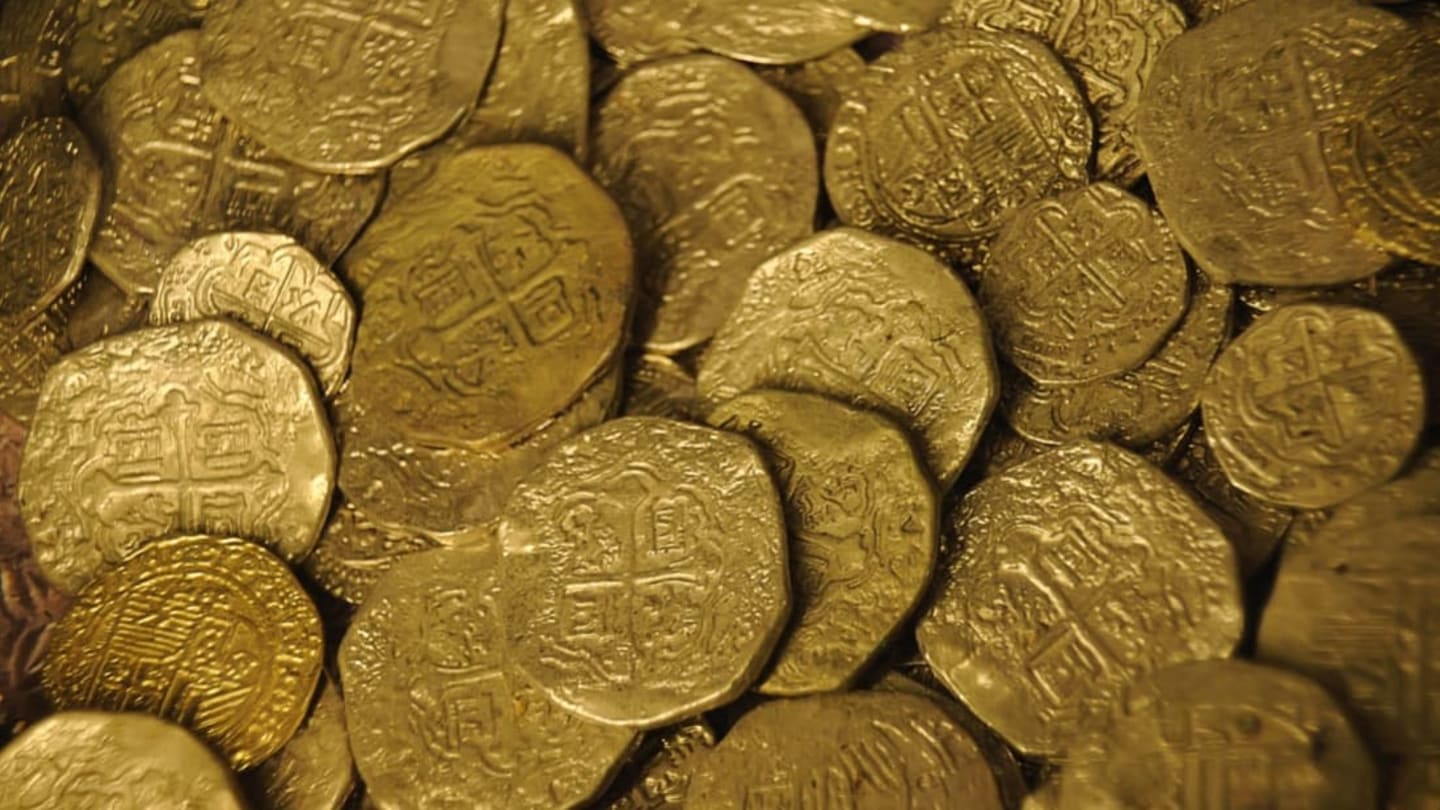 Bird-Watcher in England Discovers a Hoard of 1st-Century Celtic Coins