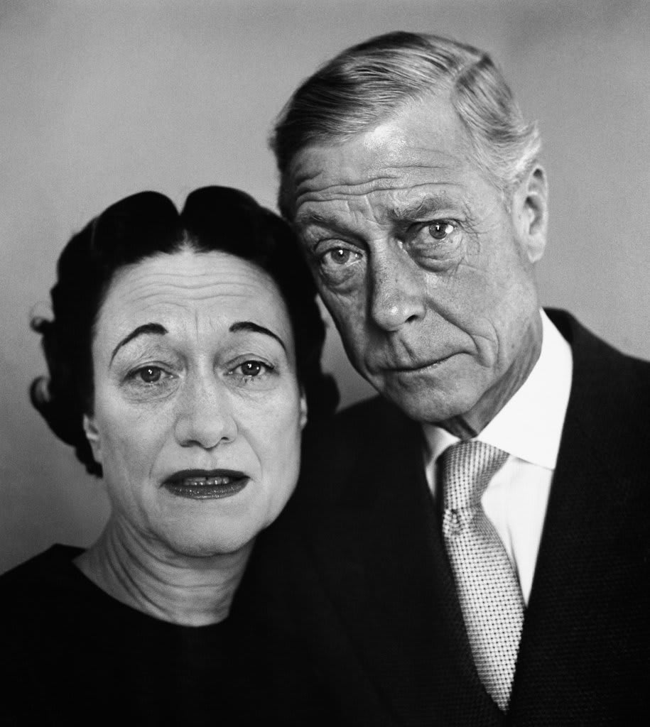 Relationships by Richard Avedon opens Saturday Dec 15 at CenterforCreativePhotography in Tucson, Arizona. https://t.co/Yd7EE7BoIA 📷Richard Avedon, The Duke and Duchess of Windsor, Waldorf Astoria, suite 28A, New York, April 16, 1957. © The Richard Avedon Foundation