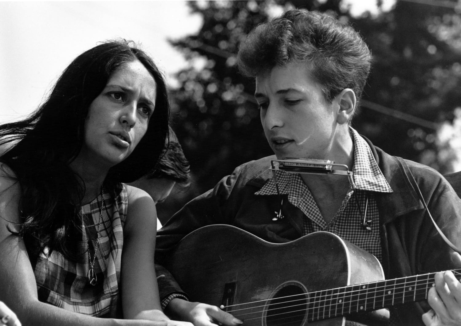 Folk musicians Joan Baez and Bob Dylan at the so-called „March on Washington“ on August 28, 1963. The demonstration with over 200,000 people was one of the highlights of the civil rights movement in the States. Martin Luther King gave his "I have a dream" speech there.