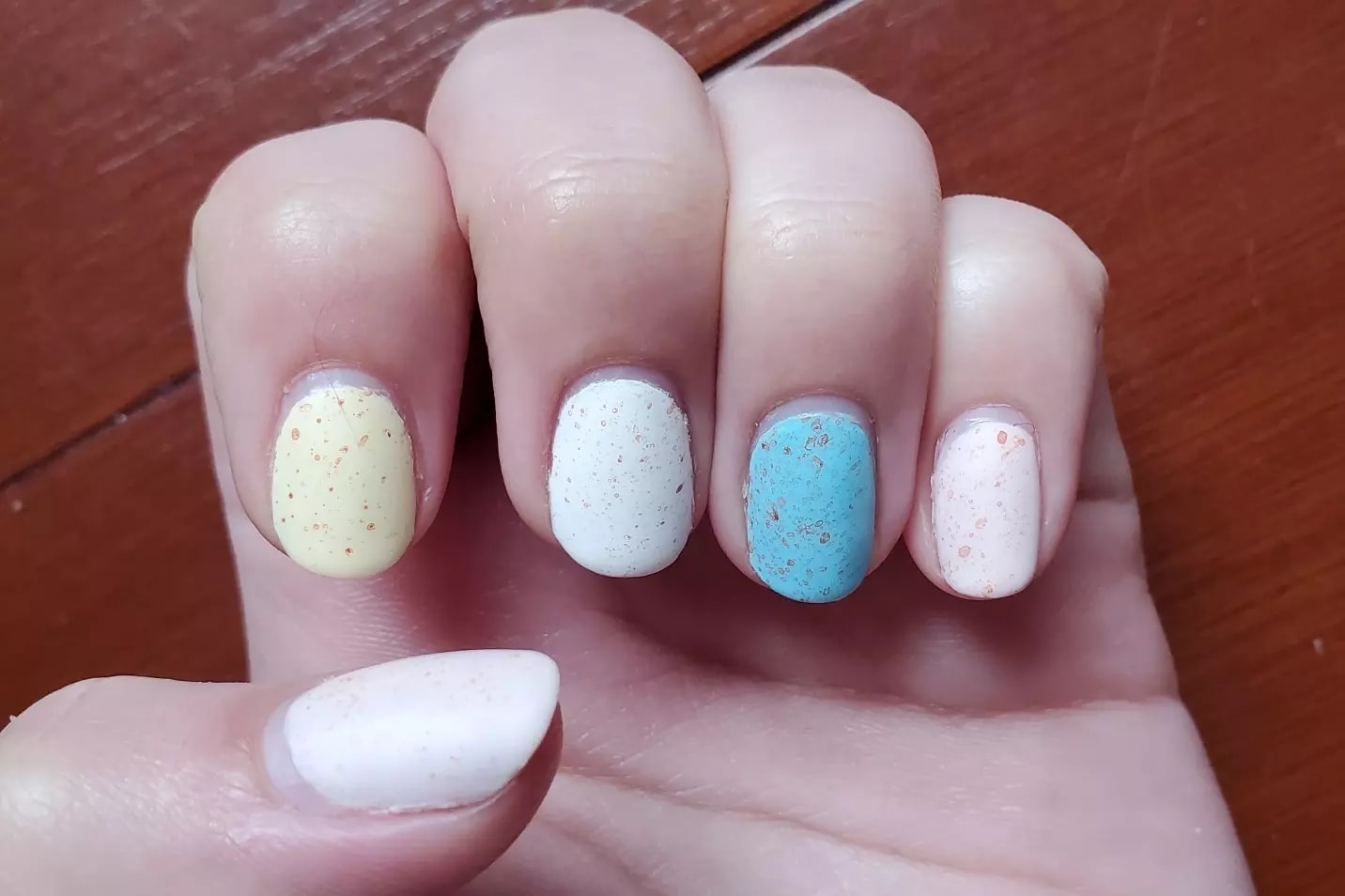 I know Easter is a month away, but I was just too excited to try Cadbury mini egg nails