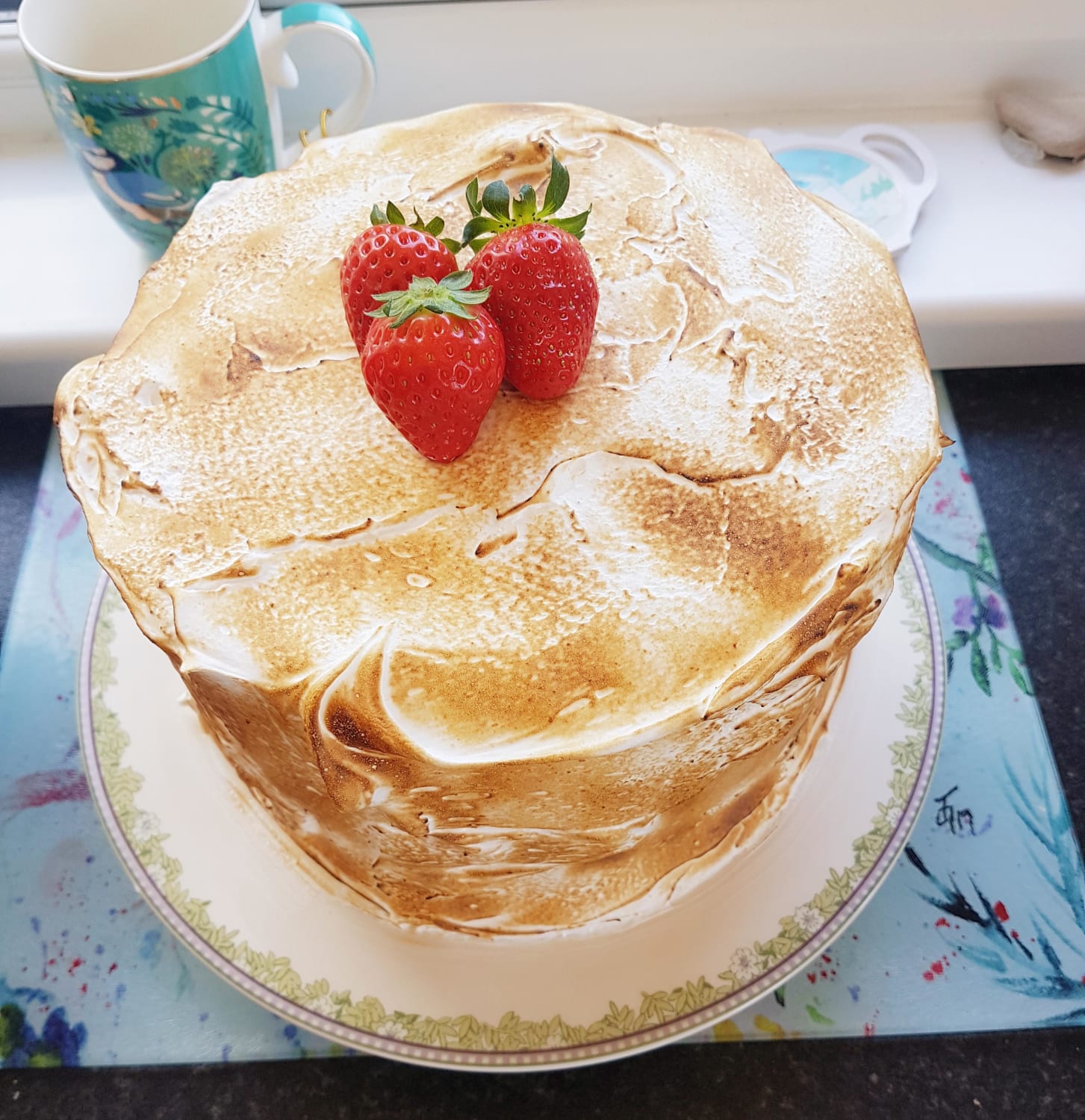 [Homemade] Lemon drizzle cake filled with vanilla Italian meringue buttercream and lemon curd, topped with brûlée Italian meringue