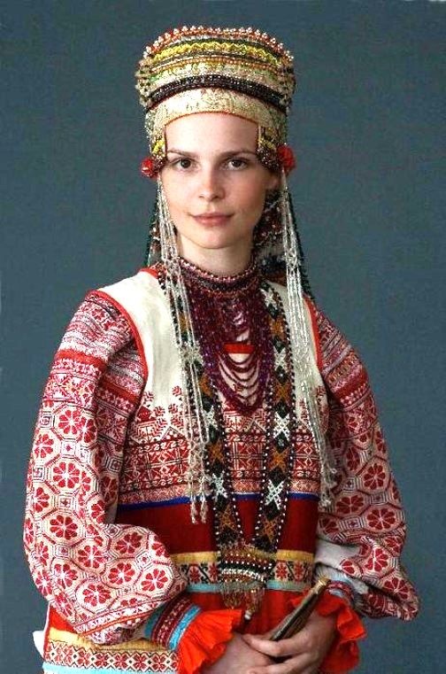 Beautiful Russian folk costume - Beauty will save