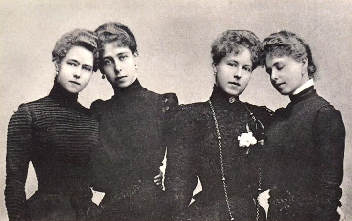 Daughters of Alfred, Duke of Edinburgh in mourning dresses after his death, 1900.